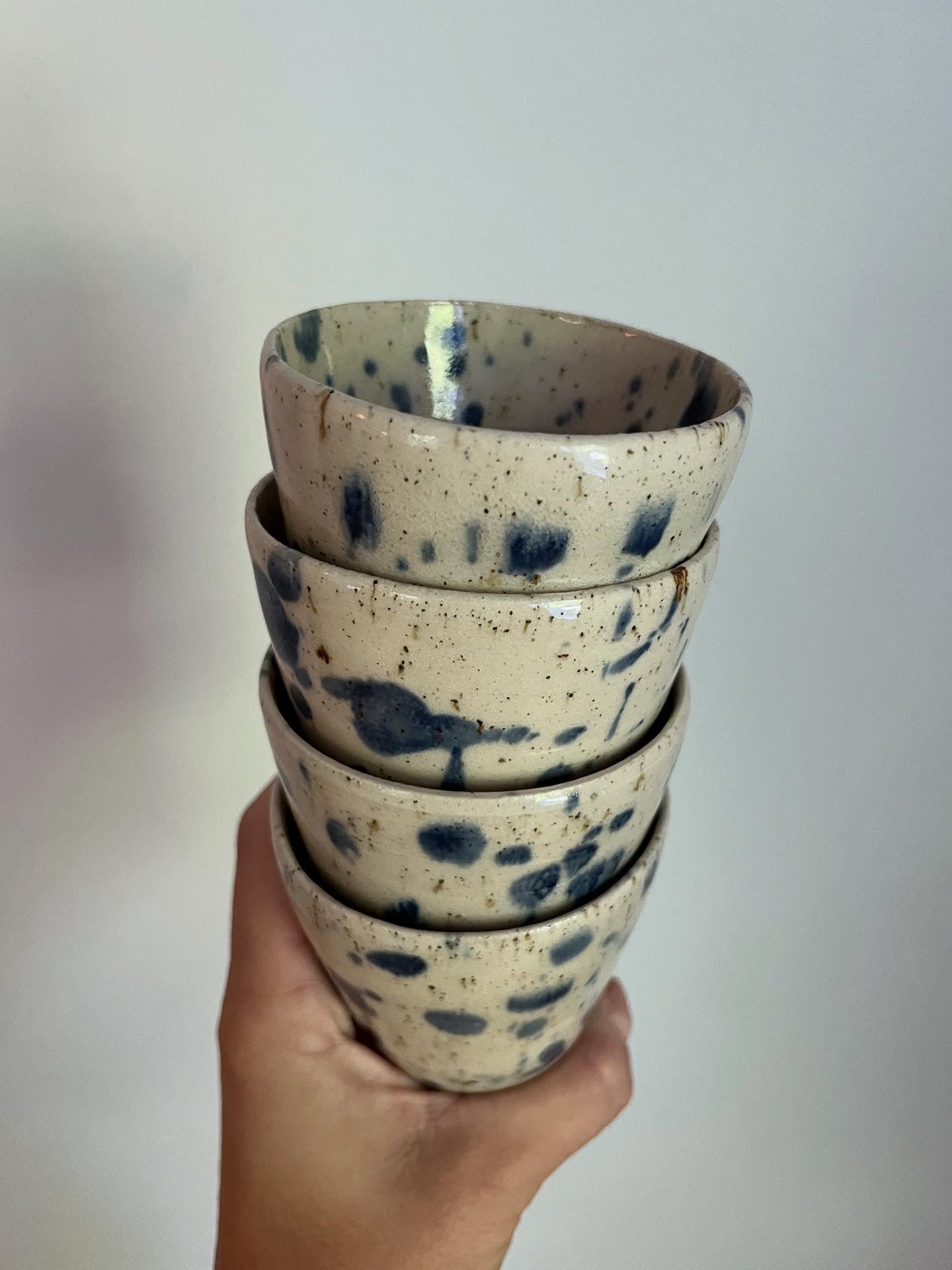 Kaffekopp utan öra blåprickig