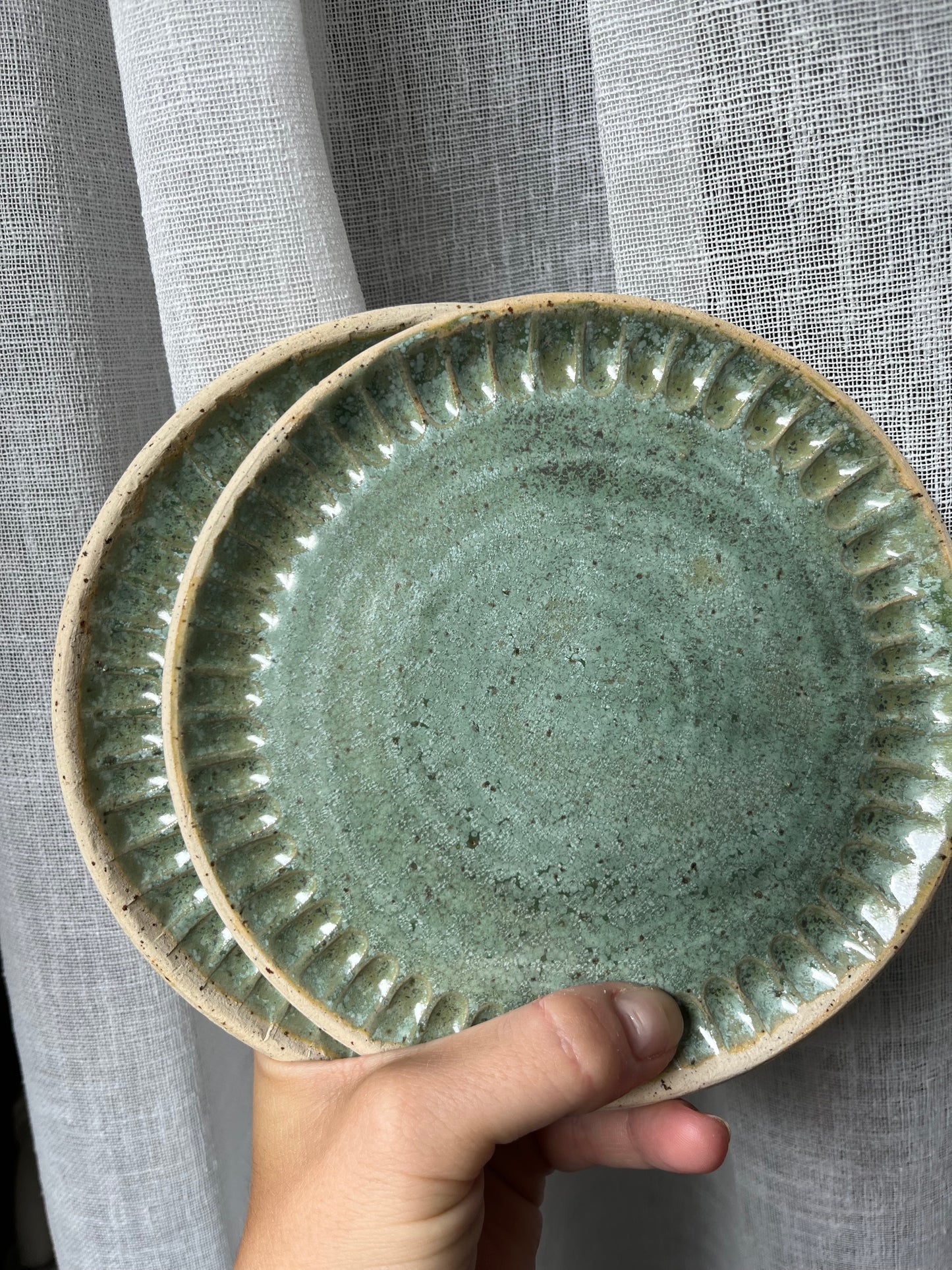 Litet fat med mönstrad kant