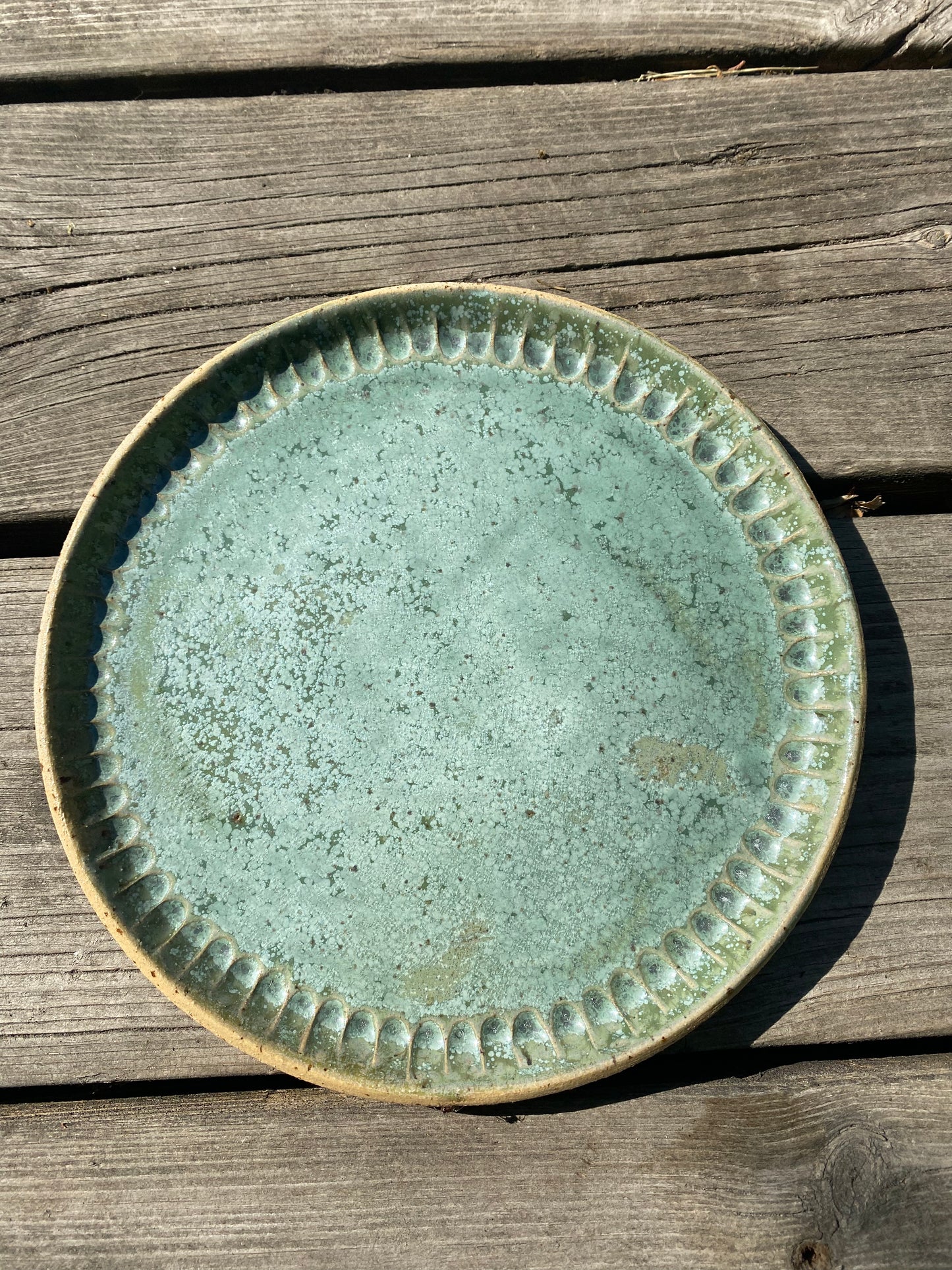 Fat med mönstrad kant grön